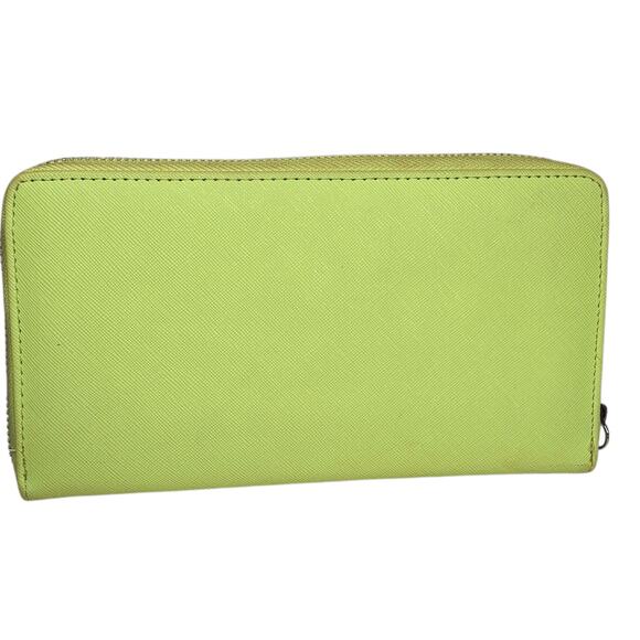 Betsey Johnson Neon lime giant bow faux leather zip around wallet highlighter - Picture 4 of 6